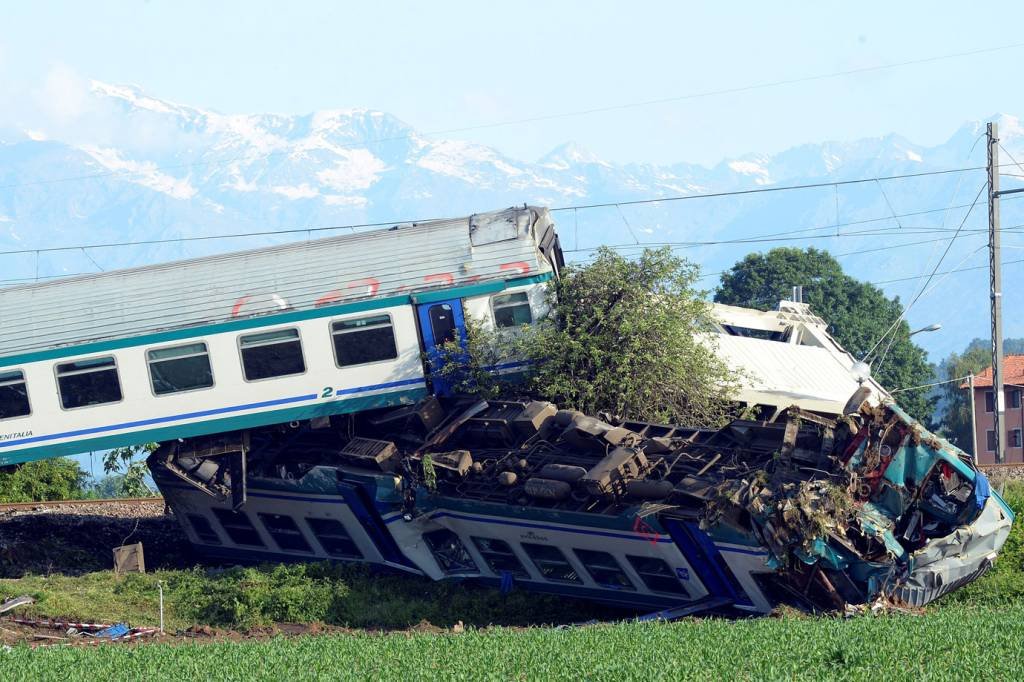 2 pessoas morrem e cerca de 20 ficam feridas em acidente de trem na Itália