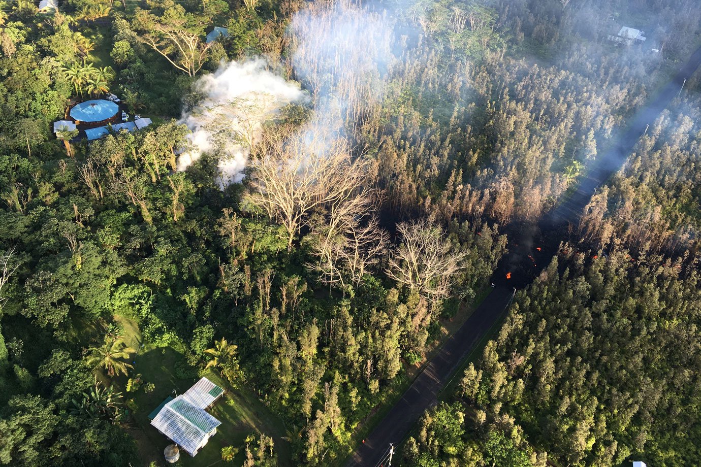 Milhares fogem no Havaí após terremoto que desencadeou erupções de vulcão