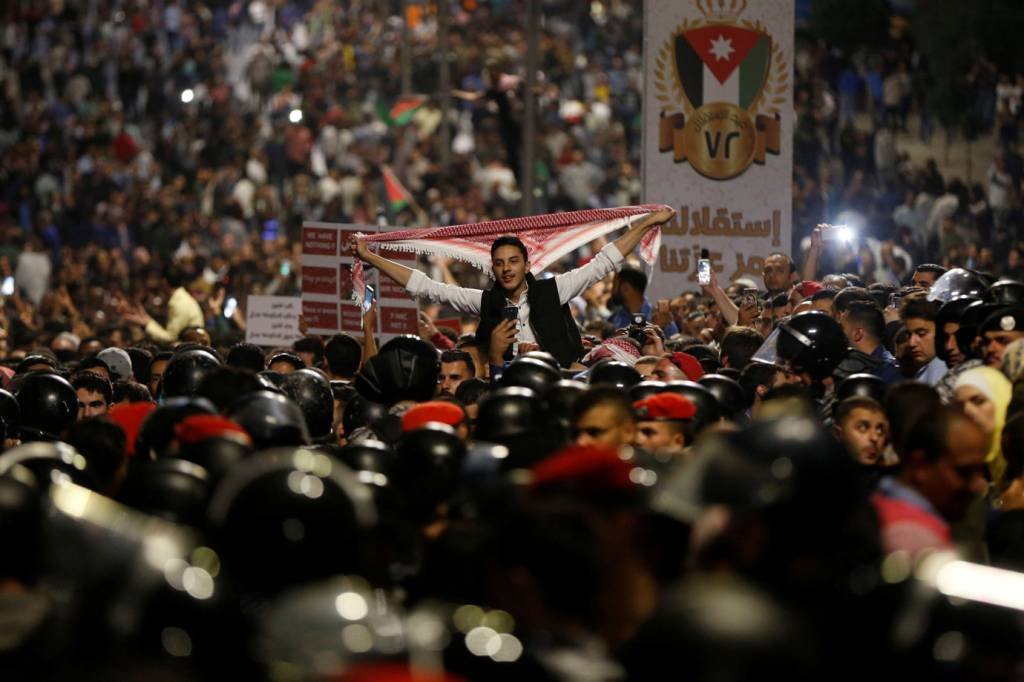 Premier da Jordânia renuncia após protestos populares
