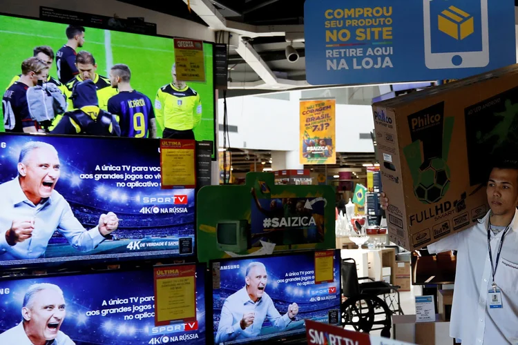 Copa do Mundo: evento deverá atrair milhões de pessoas para a frente da televisão no Brasil (Leonardo Benassatto/Reuters)