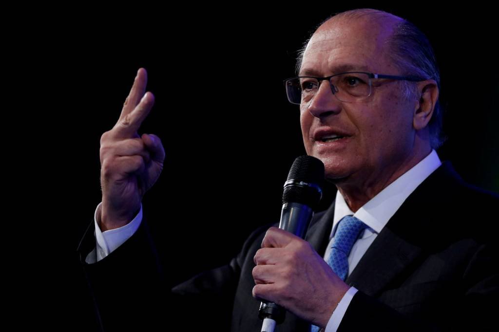 "O radicalismo não é caminho, é descaminho", diz Alckmin