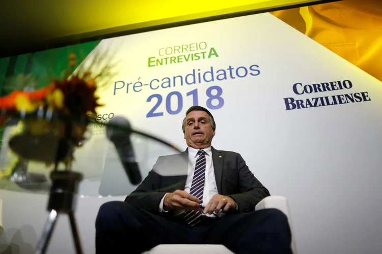 Empresários brasileiros não teriam nada contra um governo de direita liderado pelo deputado federal e ex-capitão do Exército, Jair Bolsonaro (PSL), disse o presidente da CNI (Adriano Machado/Reuters)