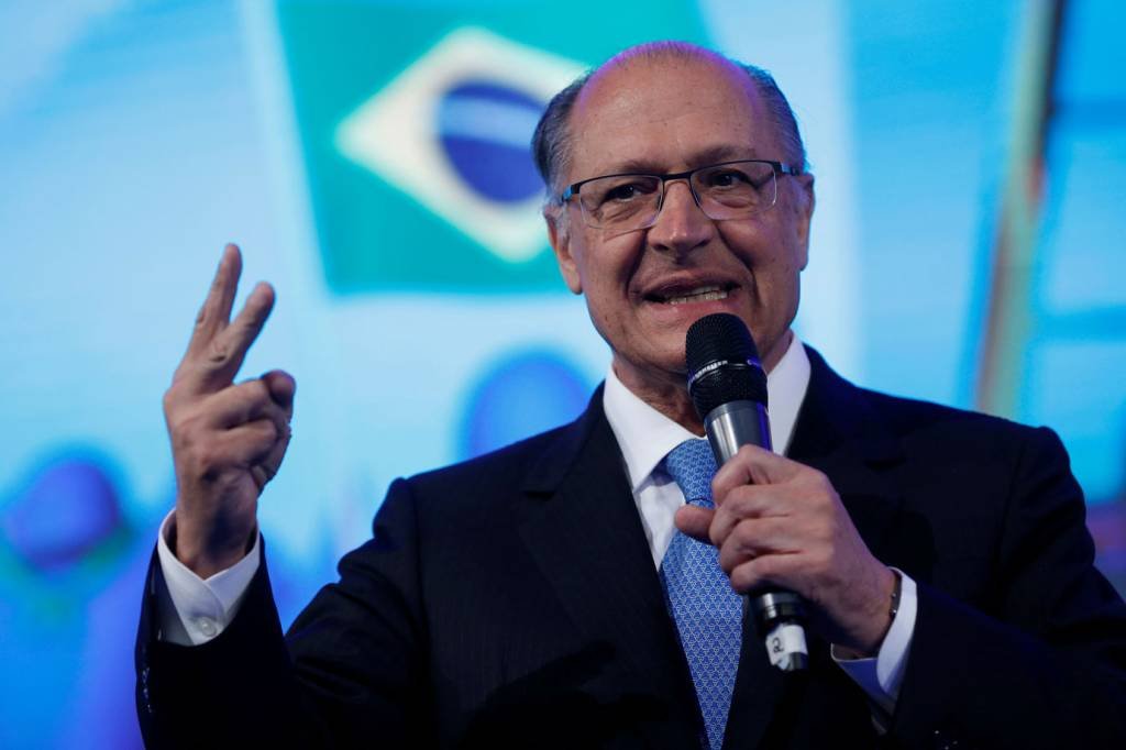 Alckmin apresenta diretrizes de programa de governo e evita polêmicas