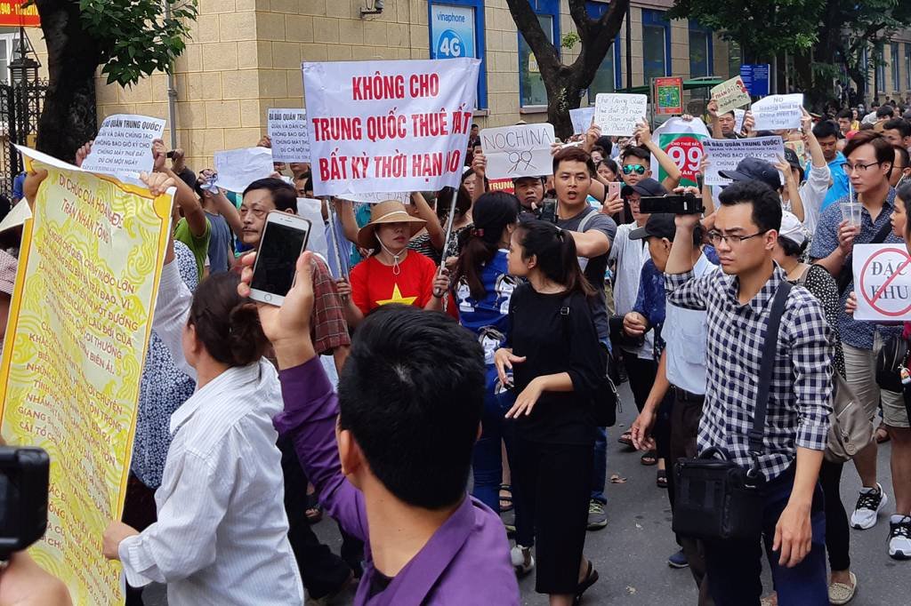 Manifestação contra governo acaba com mais de 100 detidos no Vietnã