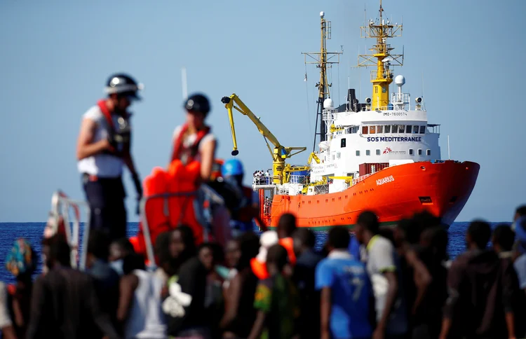 Itália não autoriza desembarque de imigrantes do Aquarius  e pede que Malta os acolha (Tony Gentile/Reuters)