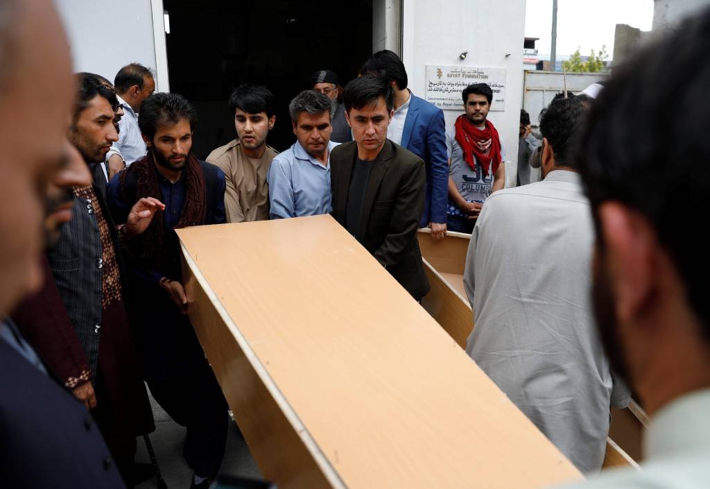 Ataque suicida contra ministério em Cabul deixa 12 mortos e 31 feridos