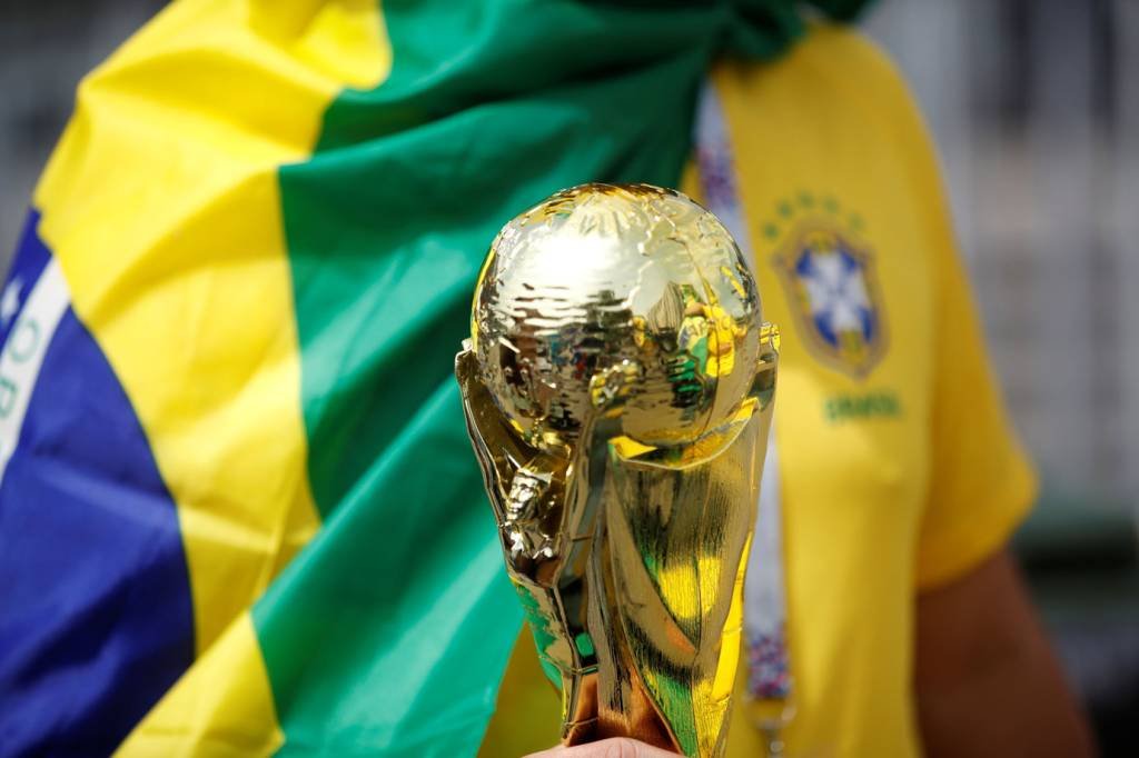 Copa do Mundo: se ganhar próximas partidas, Brasil pode levantar a taça no dia 15 de julho (Carl Recine/Reuters)