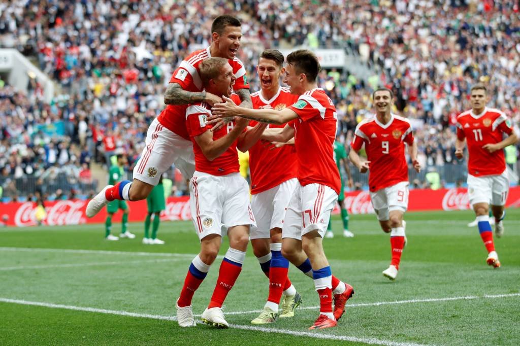 A vitória da Rússia por 5x0 contra a Arábia Saudita surpreendeu as expectativas em relação a primeira partida da Copa (Carl Recine/Reuters)