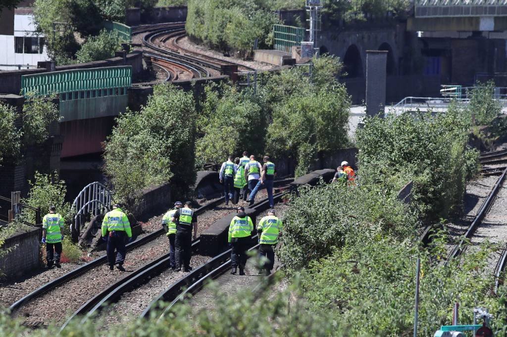 Um trem atropelou e matou três pessoas no sul de Londres nesta segunda-feira (Simon Dawson/Reuters)