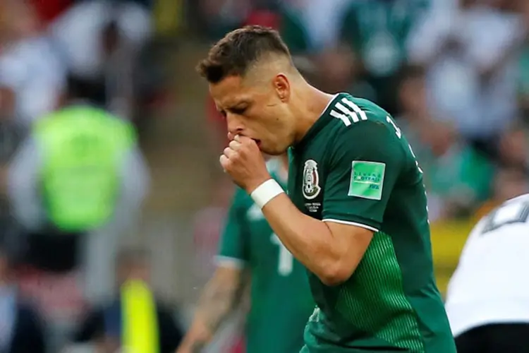 Atacante mexicano Javier "Chicharito" Hernández pediu aos torcedores do seu país que parem com o canto homofóbico nos jogos da Copa do Mundo (Maxim Shemetov/Reuters)