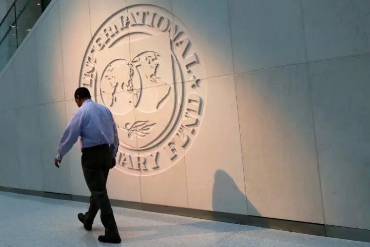 LOGO DO FMI: A dívida global, tanto pública quanto privada, bateu um recorde histórico neste ano (Yuri Gripas/Reuters)