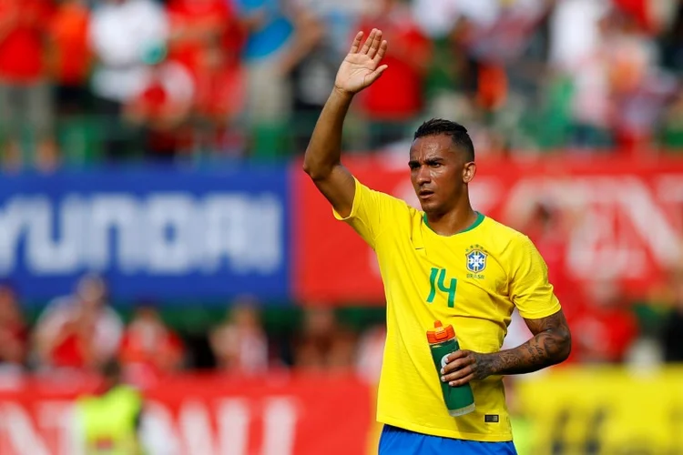 Danilo em amistoso contra a Áustria: do Manchester contra a Juventus (Leonhard Foeger/Reuters)