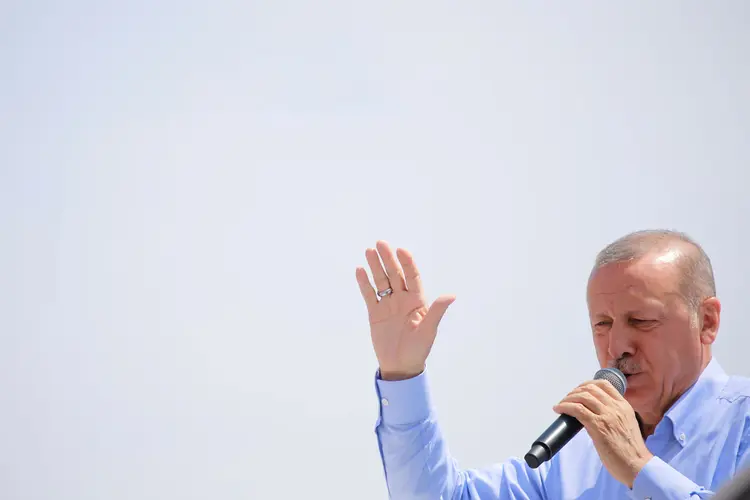 Tayyip Erdogan: pesquisas apontam que ele terá cerca de 50% dos votos no primeiro turno (Alkis Konstantinidis/Reuters)