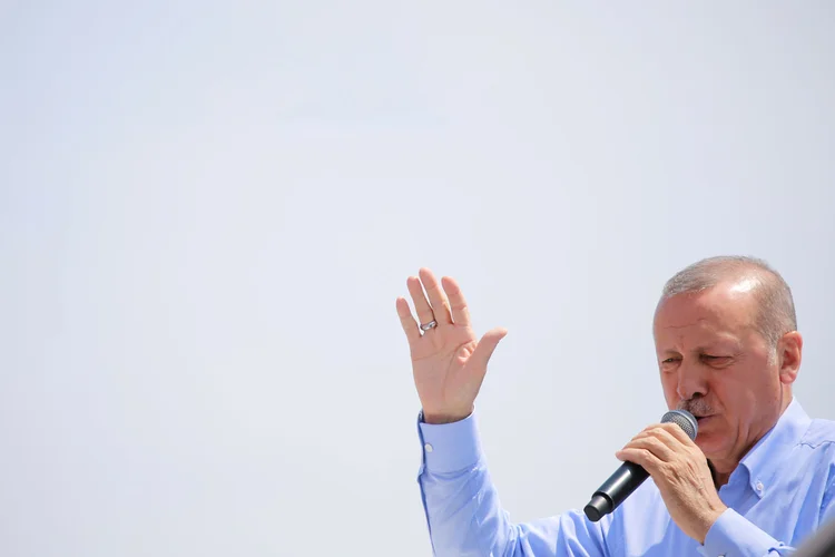 Tayyip Erdogan: pesquisas apontam que ele terá cerca de 50% dos votos no primeiro turno (Alkis Konstantinidis/Reuters)