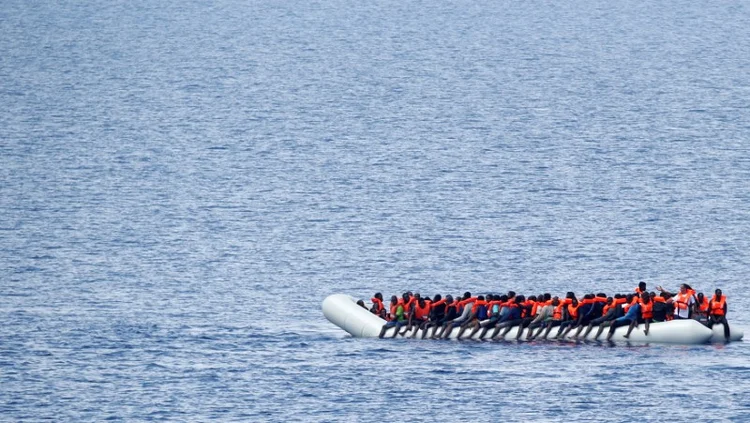 Imigrantes no Mar Mediterrâneo: Entrada de imigrantes na Espanha através do mar triplicou neste ano (Stefano Rellandini/Reuters)