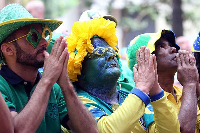 Como assistir a Brasil x Sérvia na TV ao vivo, online e de graça