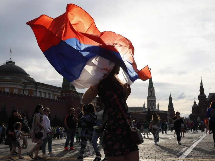 A Rússia deverá produzir 549 milhões de toneladas de petróleo em 2018, elevando sua produção para 555 milhões de toneladas em 2019 e para 560 milhões de toneladas em 2020 e 2021 (Gleb Garanich/Reuters)