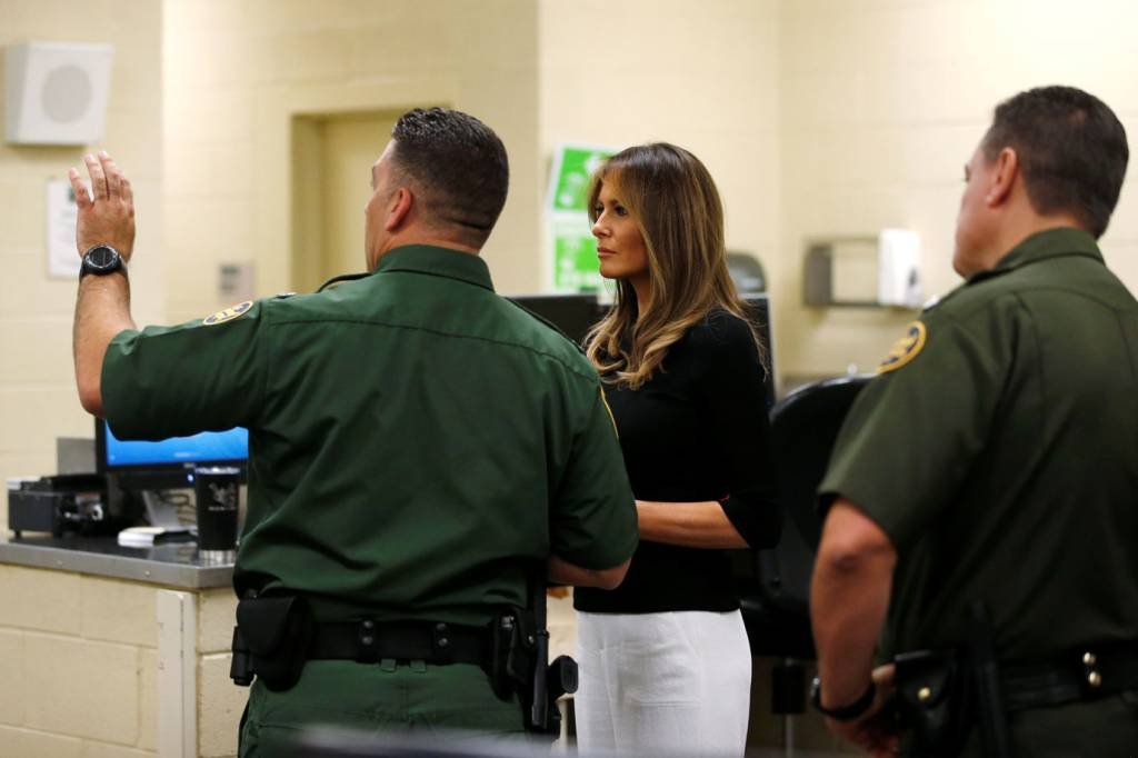 Melania vai ao Arizona visitar centro de detenção de crianças imigrantes
