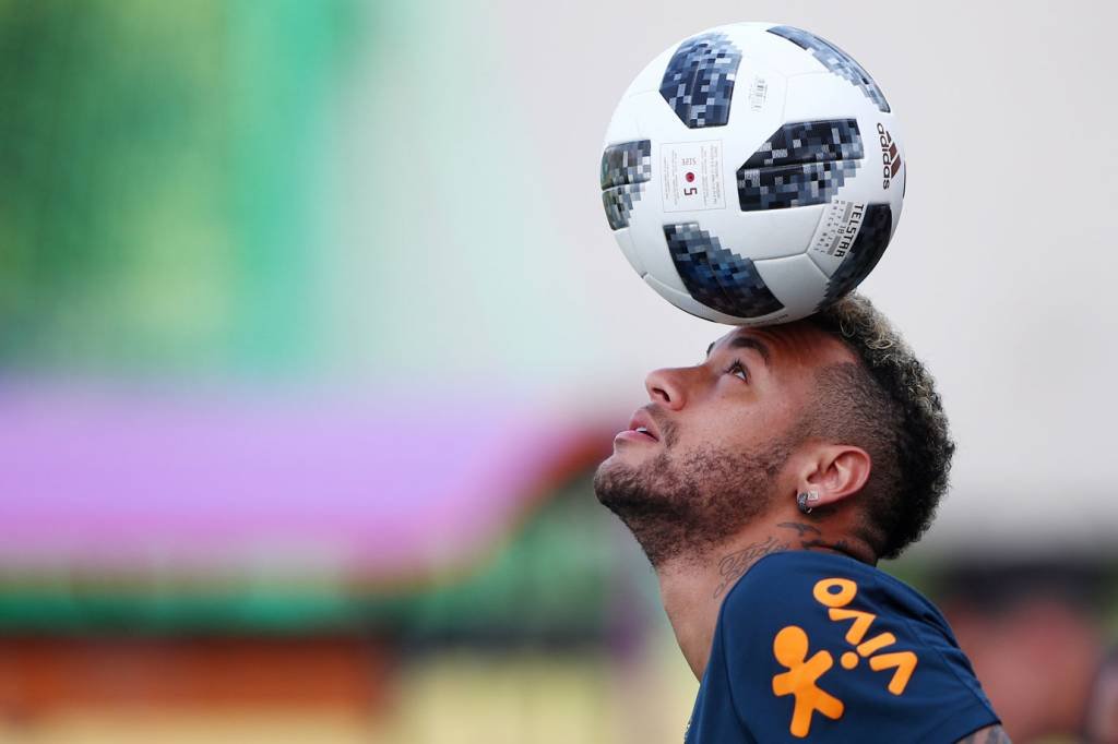 Após acusação, Neymar ganha apoio de jogadores da seleção brasileira