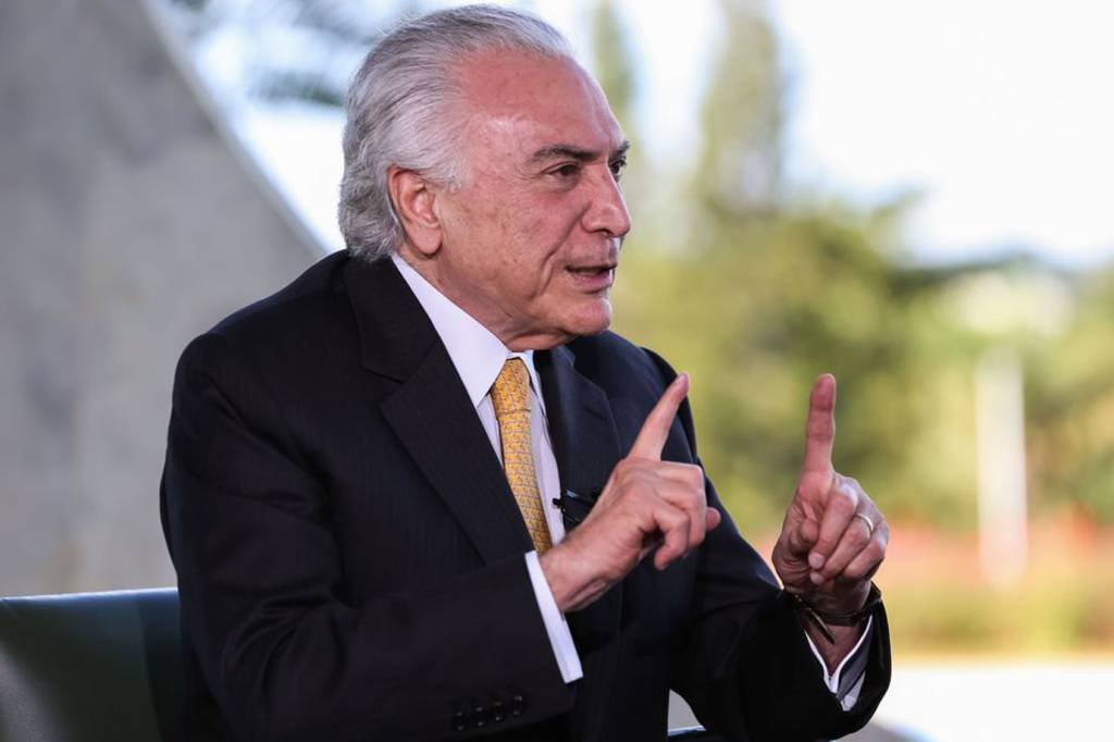 Não há risco de crise cambial no Brasil, diz Temer