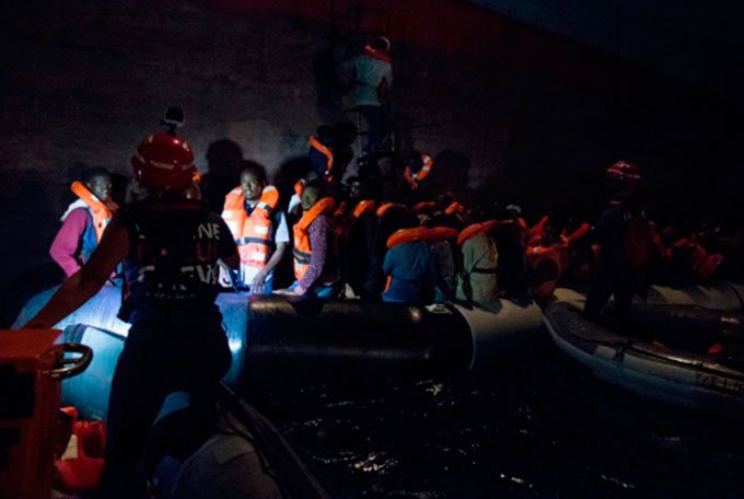 Mais de 400 imigrantes são resgatados na costa espanhola
