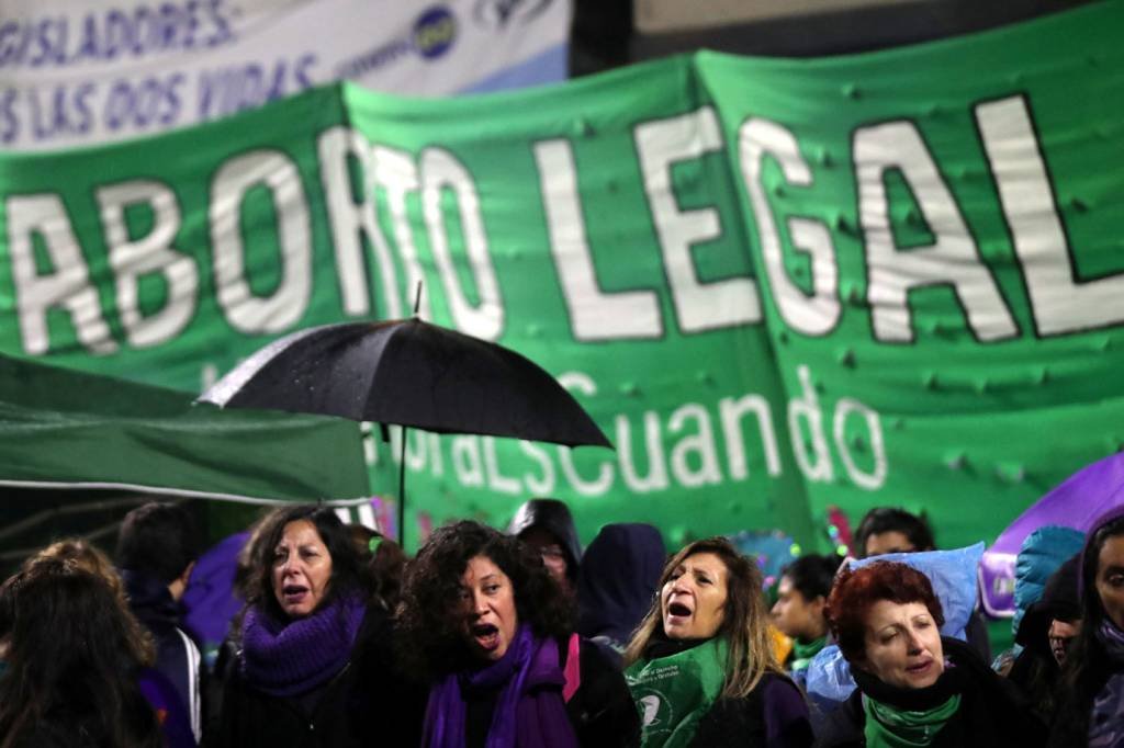A Argentina está mobilizada para acompanhar votação sobre o aborto
