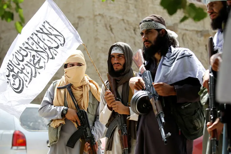 Membros do Talibã no Afeganistão: insurgentes realizaram ataques hoje em pelo menos 20 das 34 províncias afegãs (Parwiz/Reuters)