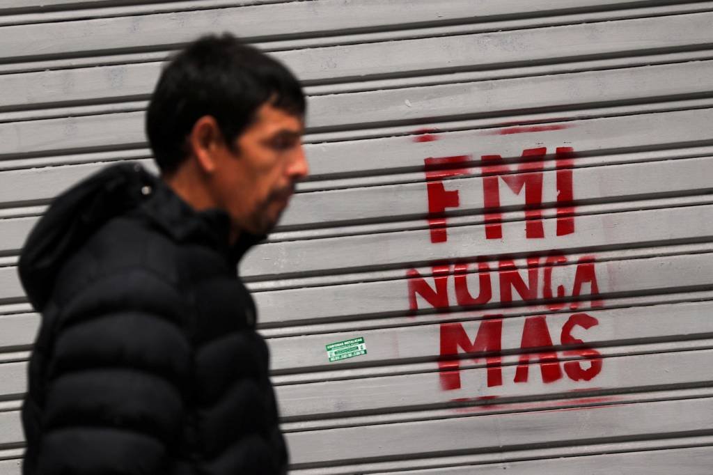 Sindicatos paralisam Argentina contra ajustes e acordo com FMI