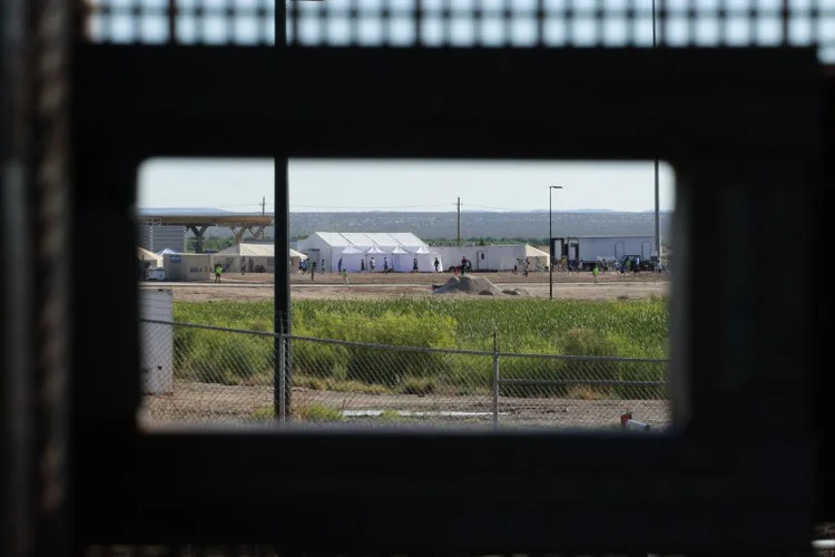 Filhos de imigrantes: 49 meninos e meninas brasileiros estavam nesse tipo de instalação, segundo o Itamaraty (Jose Luis Gonzalez/Reuters)