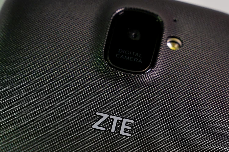 ZTE: empresa concordou em pagar uma multa de 1 bilhão de dólares, trocar sua liderança e outras condições impostas pelos EUA (Carlo Allegri/Reuters)