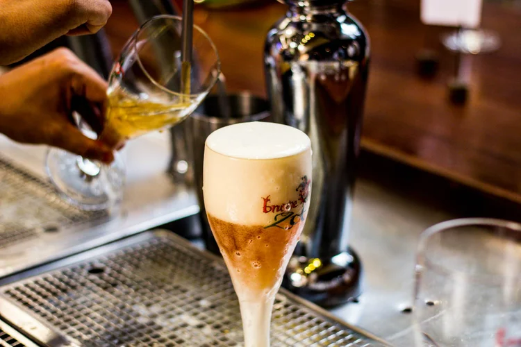 Chopp do Chez Vous: casa oferecerá chopp belga em dobro em jogos do Brasil e rodada de chopp em gols da Bélgica (Chez Vous/Divulgação)