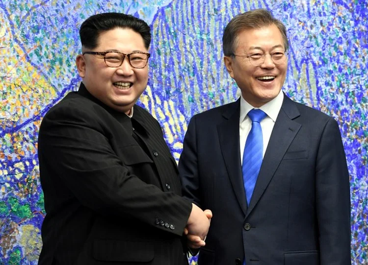 Kim e Moon: modernização de linhas de trem será discutida entre Coreias, nesta quinta-feira / Korea Summit Press Pool/Pool via Reuters (Korea Summit Press Pool/Reuters)