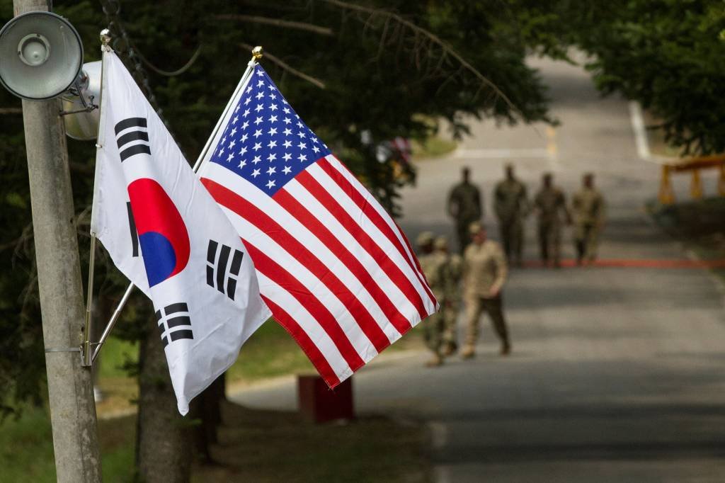 EUA e Coreia do Sul vão suspender exercício militar conjunto, diz fonte