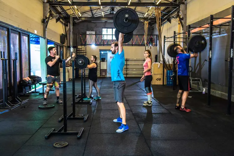 CROSSFIT BRASIL, EM SÃO PAULO: “Virou paleteria”, afirma João de Abreu, um dos treinadores à frente da academia (Germano Lüders/Exame)