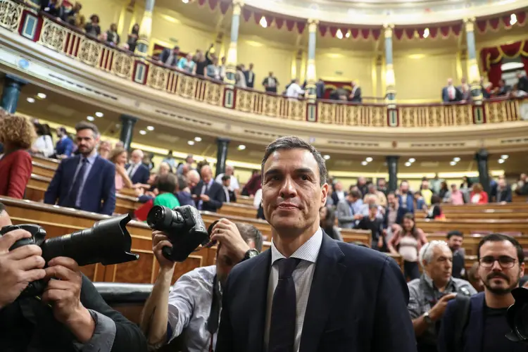 Pedro Sánchez obteve o voto favorável de 180 dos 350 deputados do Congresso à moção de censura contra Rajoy (Sergio Perez/Reuters)