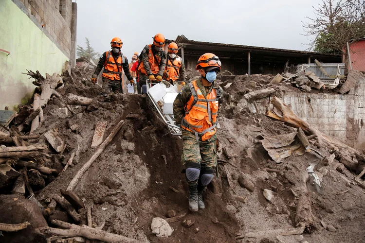 Guatemala: atuação das autoridades em relação à emergência, na qual não houve ordem de evacuação, foi questionada várias vezes (Luis Echeverria/Reuters)