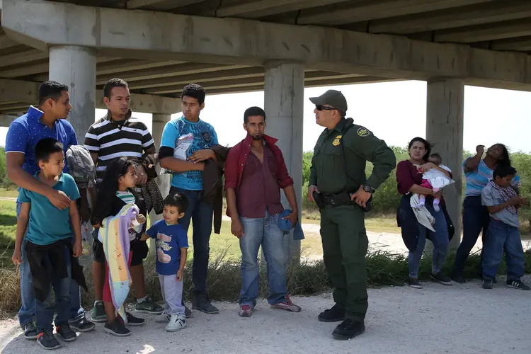Imigrantes: juiz da Califórnia ordenou ao governo reunir o mais rápido possível os filhos com pais detidos na fronteira (Loren Elliott/Reuters)