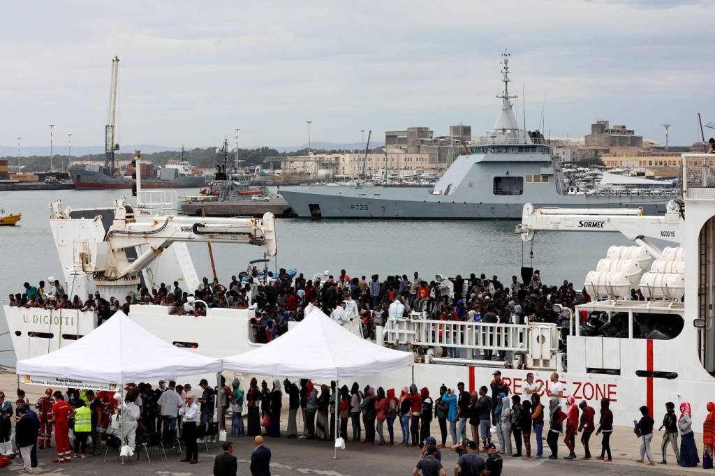 Navio de imigrantes Lifeline poderá atracar em Malta