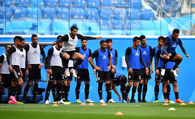 Tensões geopolíticas marcam estreia do Irã na Copa