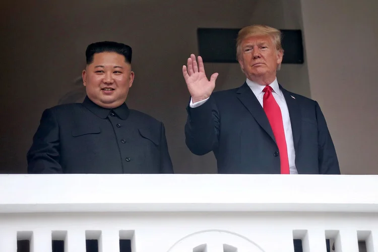 Kim Jong-Un e Donald Trump: discussões "se normalizaram" após cúpula entre os líderes em junho passado (Kevin Lim/The Straits Times/Reuters)