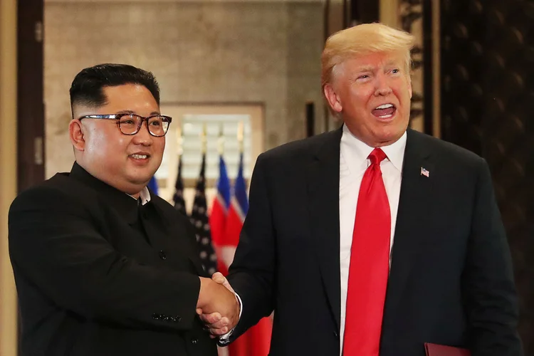 Trump e Kim assinaram um acordo para solucionar a crise nuclear na península coreana (Jonathan Ernst/Reuters)