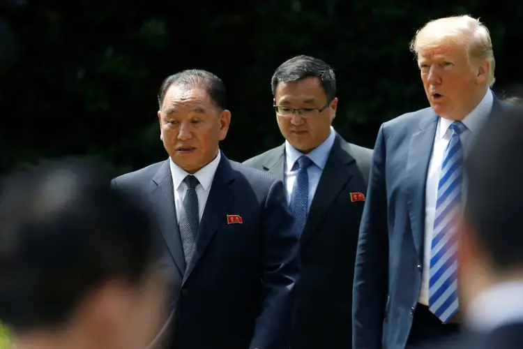 Oficial da Coreia do Norte, Kim Yong Chol, e o presidente dos EUA, Donald Trump: essa é o primeiro encontro entre um oficial norte-coreano e um presidente americano desde 2000 (Leah Millis/Reuters)