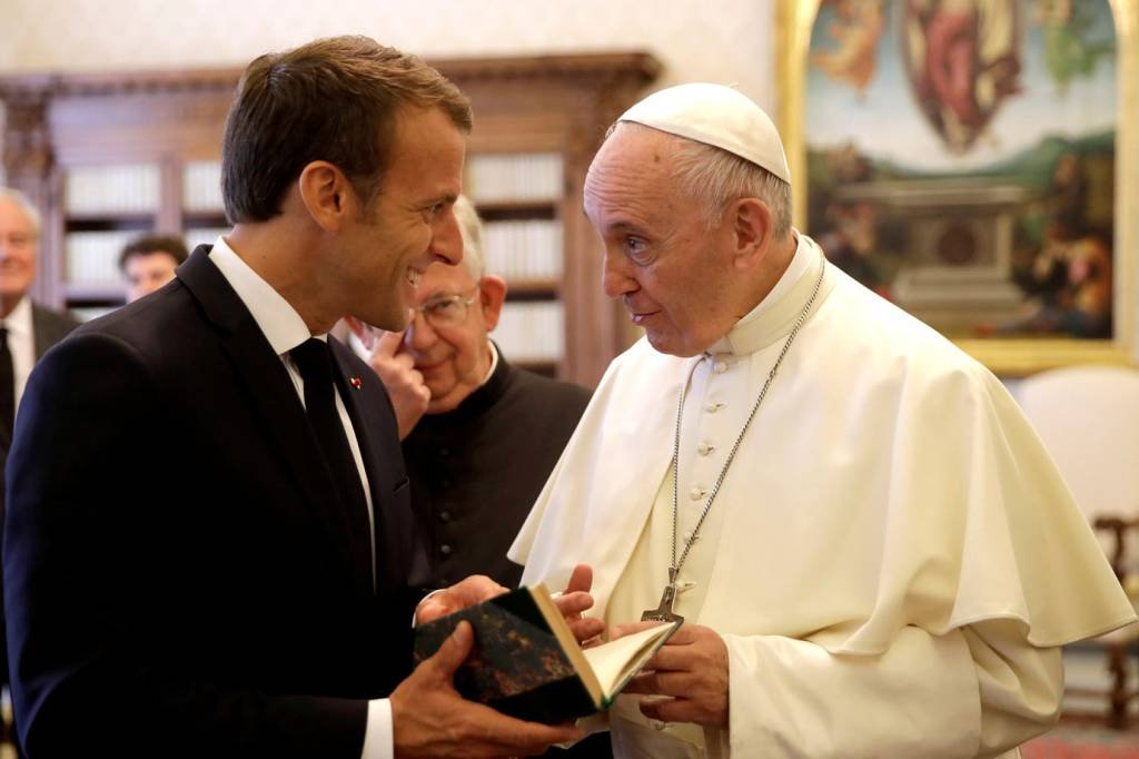 Papa Francisco recebe presidente francês no Vaticano
