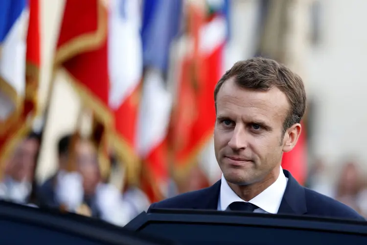 Emmanuel Macron: presidente francês tem o desafio de lidar com protestos contra o aumento dos combustíveis (Regis Duvignau/Reuters)
