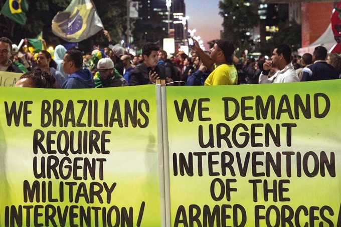 Manifestação em São Paulo: a polarização política é um risco para democracias frágeis | Eduardo Knapp/Folhapress / 