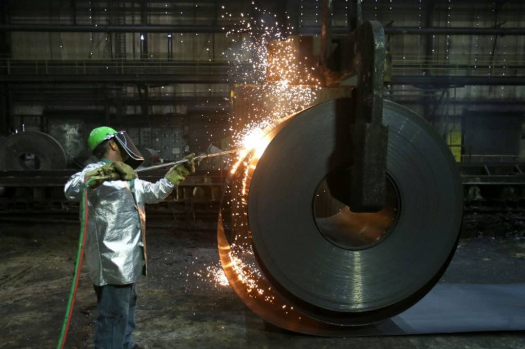 México anuncia tarifas sobre produtos siderúrgicos e agrícolas dos EUA