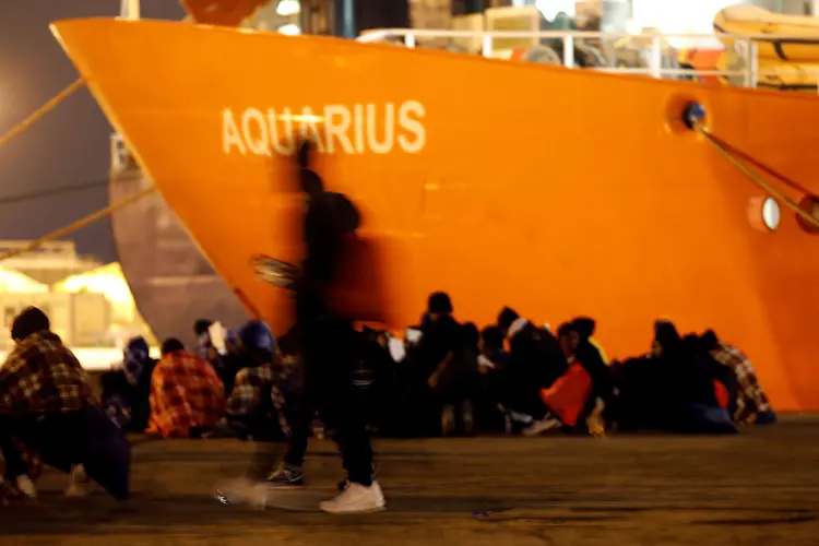 A Itália e a Malta se recusaram a receber os imigrantes do navio Aquarius (Antonio Parrinello/Reuters)