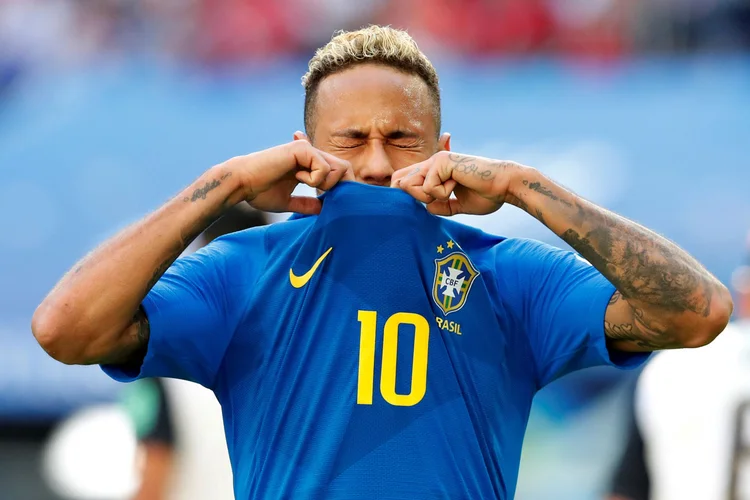 Neymar: "Não só o atacante não jogou no nível que era esperado dele, mas mostrou um total descontrolado emocional em grande parte da competição", diz o texto.  (Carlos Garcia Rawlins/Reuters)