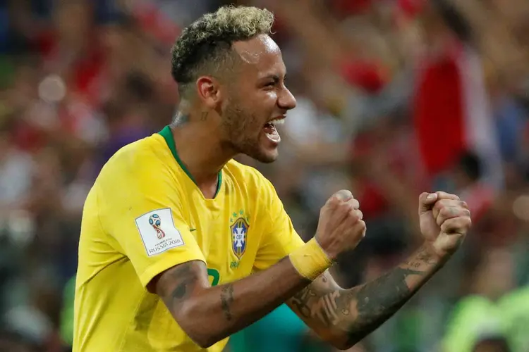 Neymar em jogo da seleção brasileira: o agora capitão Neymar marcou aos 43 do primeiro tempo (Grigory Dukor/Reuters)