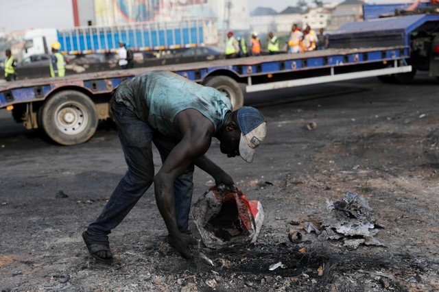 Incêndio de caminhão na Nigéria deixa pelo menos nove mortos